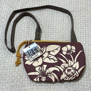 NWT’s Rachel Elise Handprinted Carolina Floral Crossbody Purse Canvas
